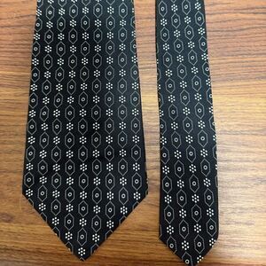 Vincenzo Albano Vintage Italian Silk Tie in Geometric Black & White Print.